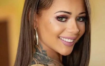 Holly Hendrix Age, Career, Family, Net Worth, Height and Bio